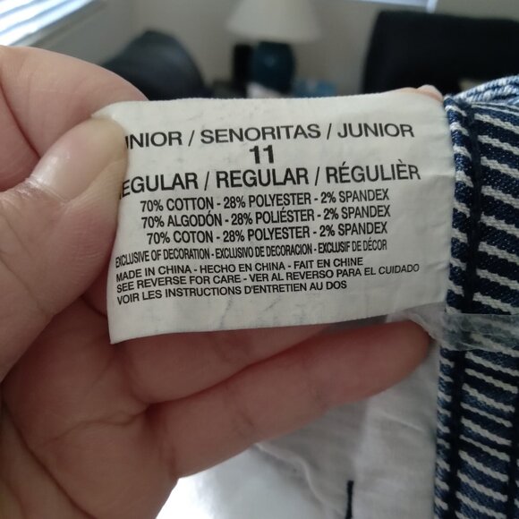 Vintage L.E.I./Lei Ashley Low Rise Blue Striped Distressed Denim Shorts - Picture 4 of 4